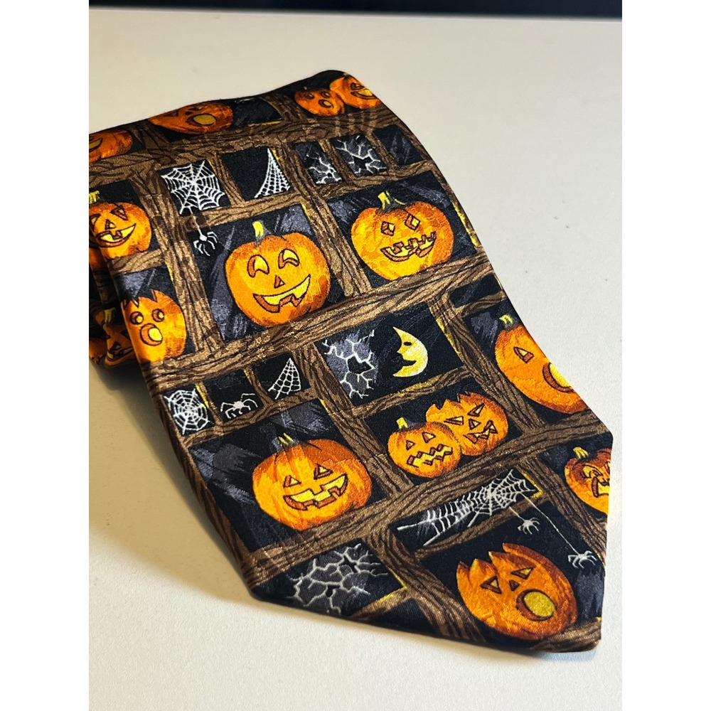 Museum Artifacts Silk Halloween Tie 3.75" Pumpkins Cobwebs Handmade USA‎